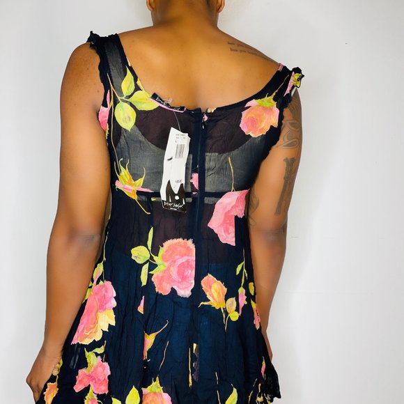 DEADSTOCK BETSEY JOHNSON FLORAL SLIP - Picture 5 of 6